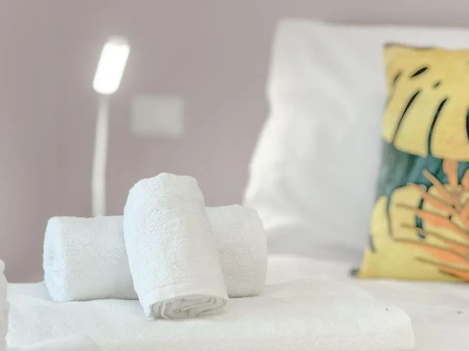 Luxury Suite Spiagge 100Mt - Porto 5' - Wifi Albisola Superiore 0*,  Italy